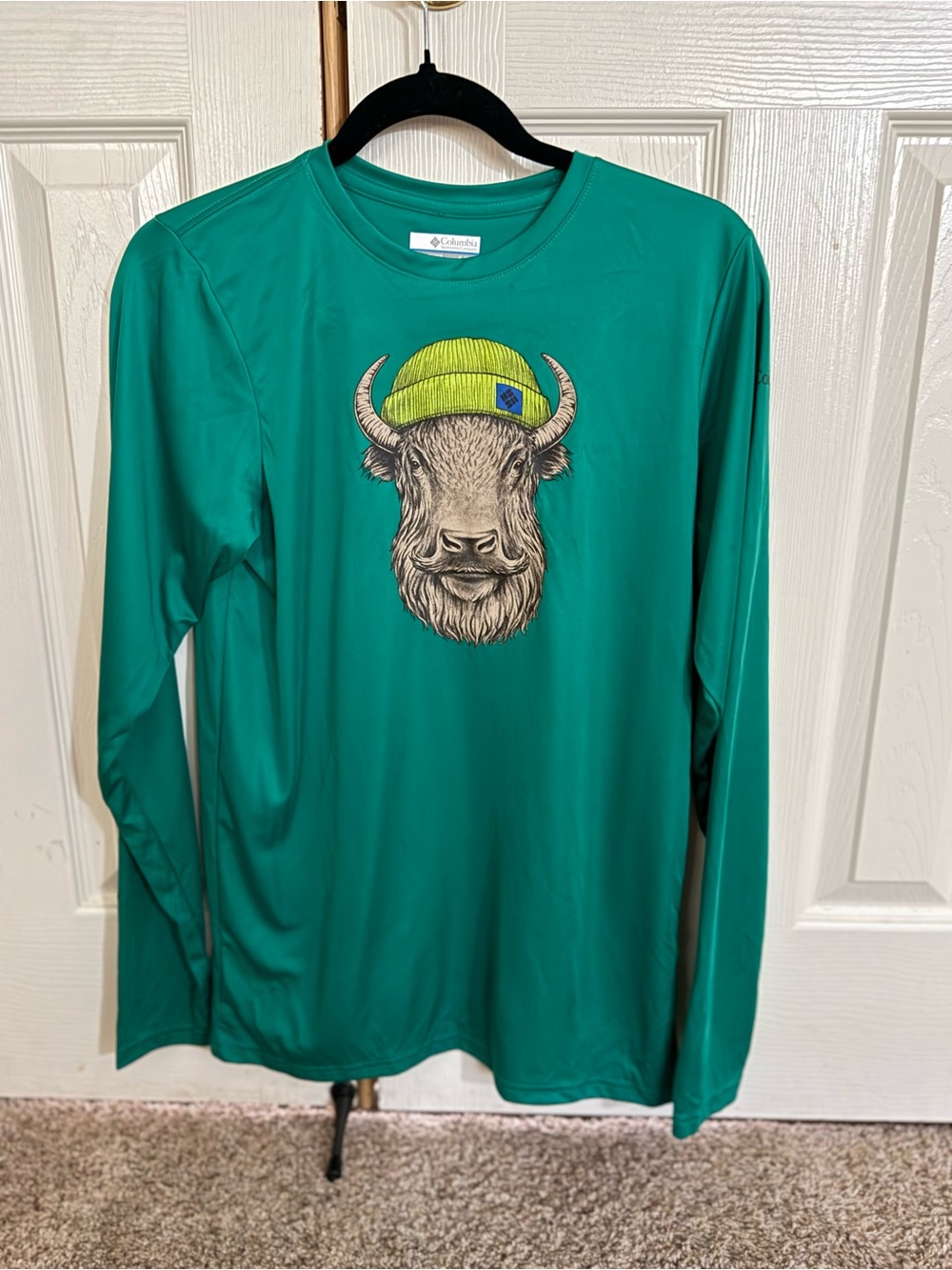 Columbia Youth XL 18/20 Buffalo Graphic Long Sleeve Performance Shirt